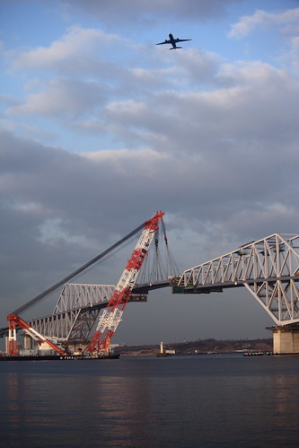 東京ゲートブリッジ 中央径間箱桁架設工事