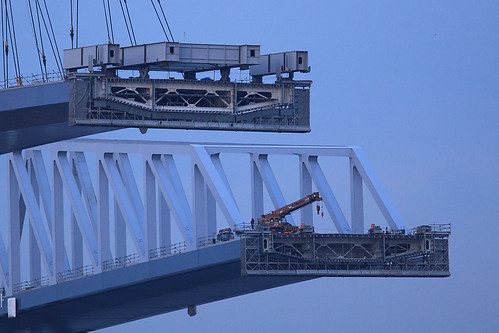 東京ゲートブリッジ 中央径間箱桁架設工事