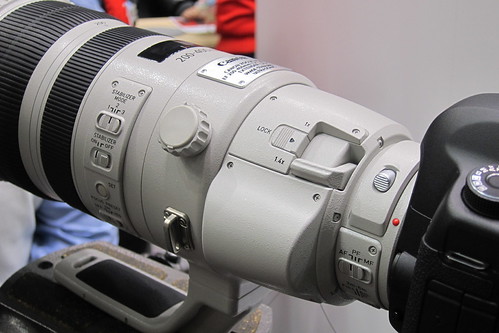 EF200- 400mm F4L IS USM Extender 1.4×