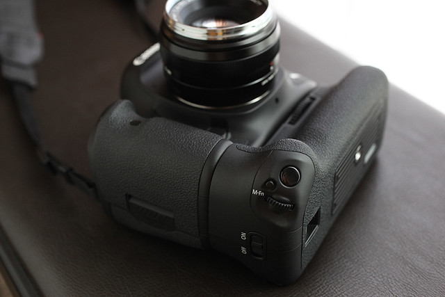 Canon BG-E11 ( Battery Grip for EOS 5D Mark III )