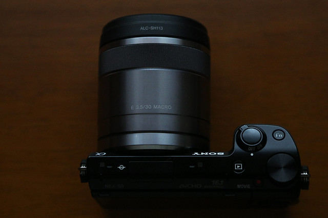 NEX-5R / E 30mm F3.5 Macro
